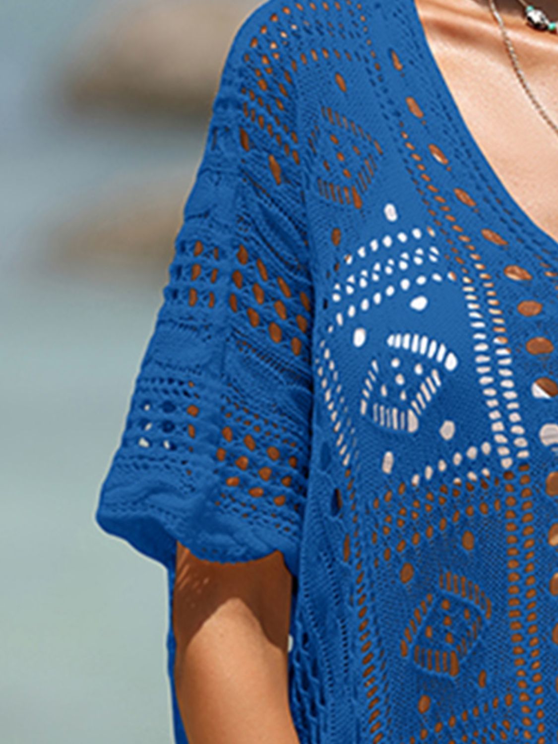 Durchbrochenes Cover-Up mit halblangen Ärmeln